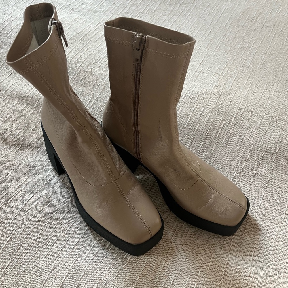 Tan leather, platforms w/ zip stretch booties size 7